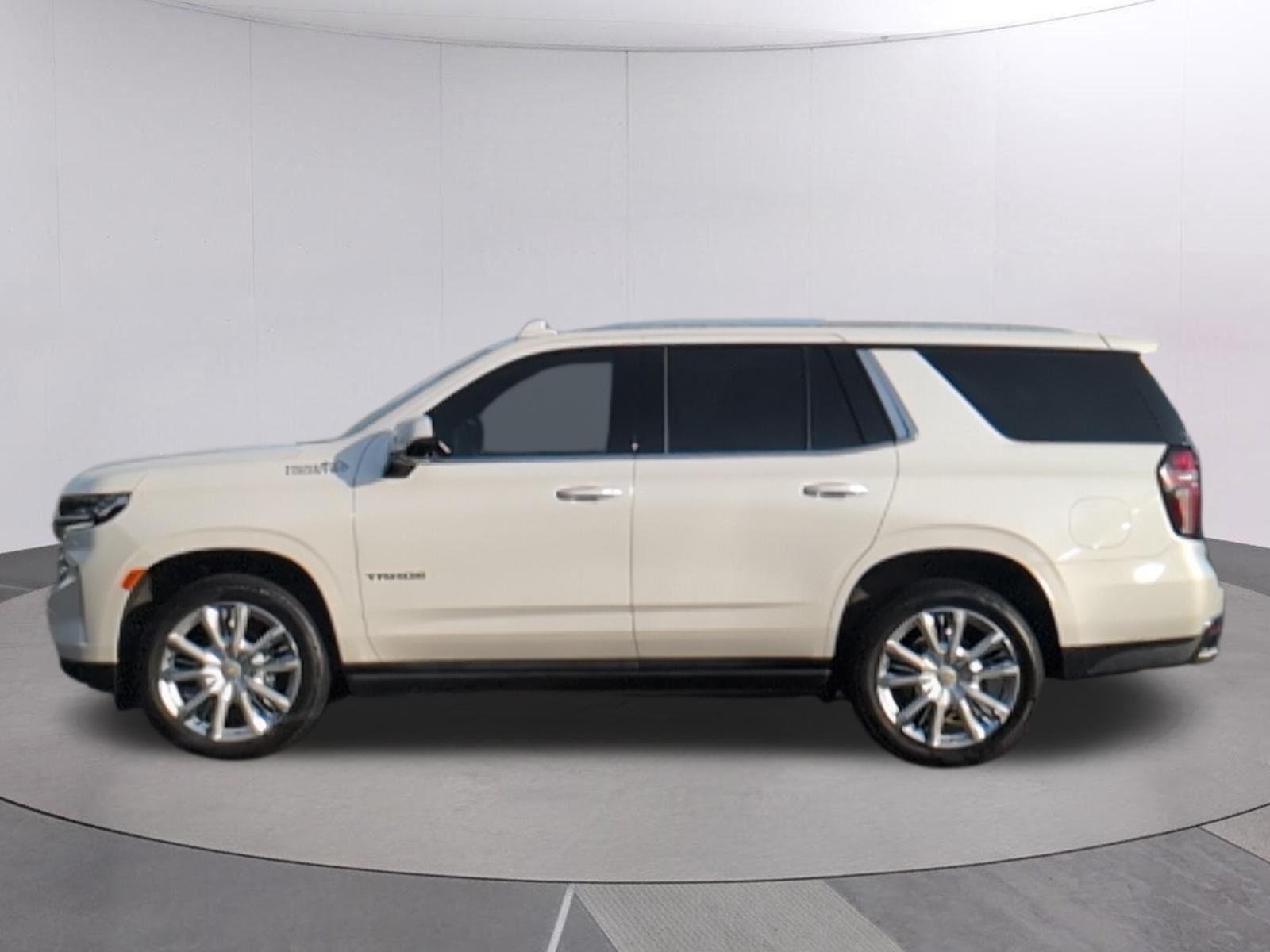 Used 2021 IRIDESCENT PEARL TRICOAT Chevrolet High Country image 2
