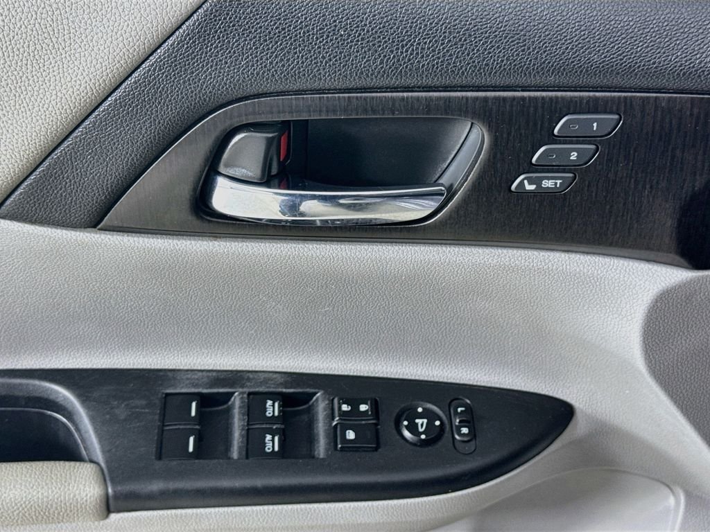 Used 2015 Gray Honda EX-L image 22