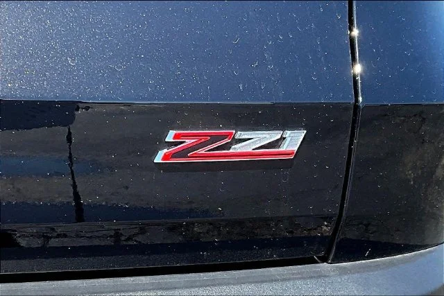 New 2026 Mosaic Black Metallic Chevrolet Z71 image 9