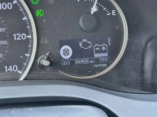 Used 2014 Red Line Lexus Hybrid image 37