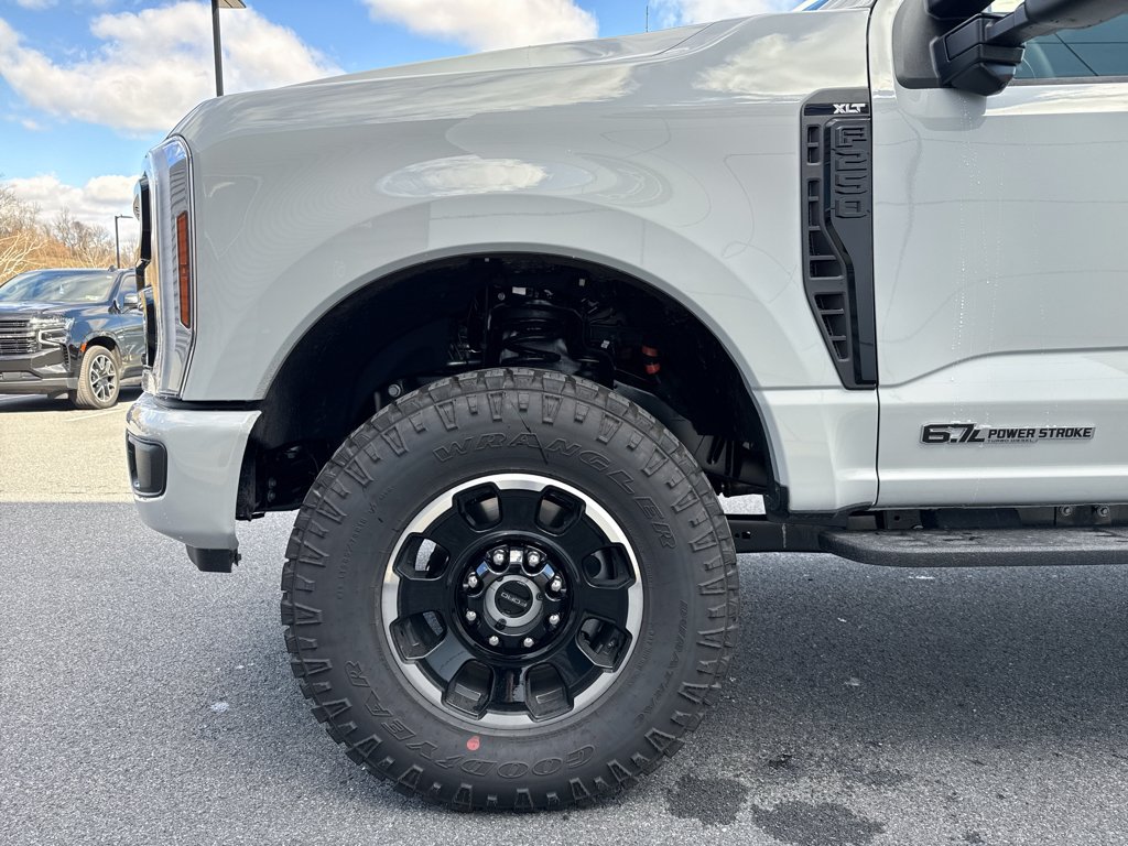 New 2026 Avalanche Ford XLT image 17