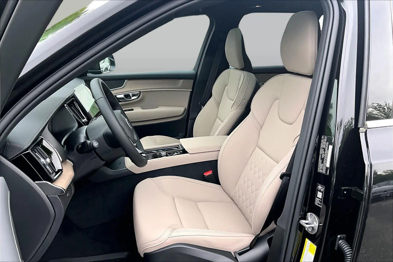 New 2026 Onyx Black Volvo Plus image 13