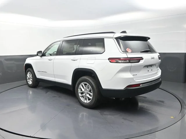 New 2026 Bright White Clear-Coat Exterior Paint Jeep Laredo X image 7