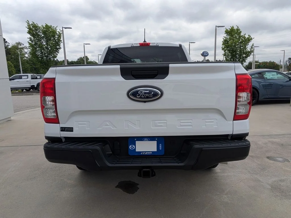 New 2026 Oxford White Ford XL image 5