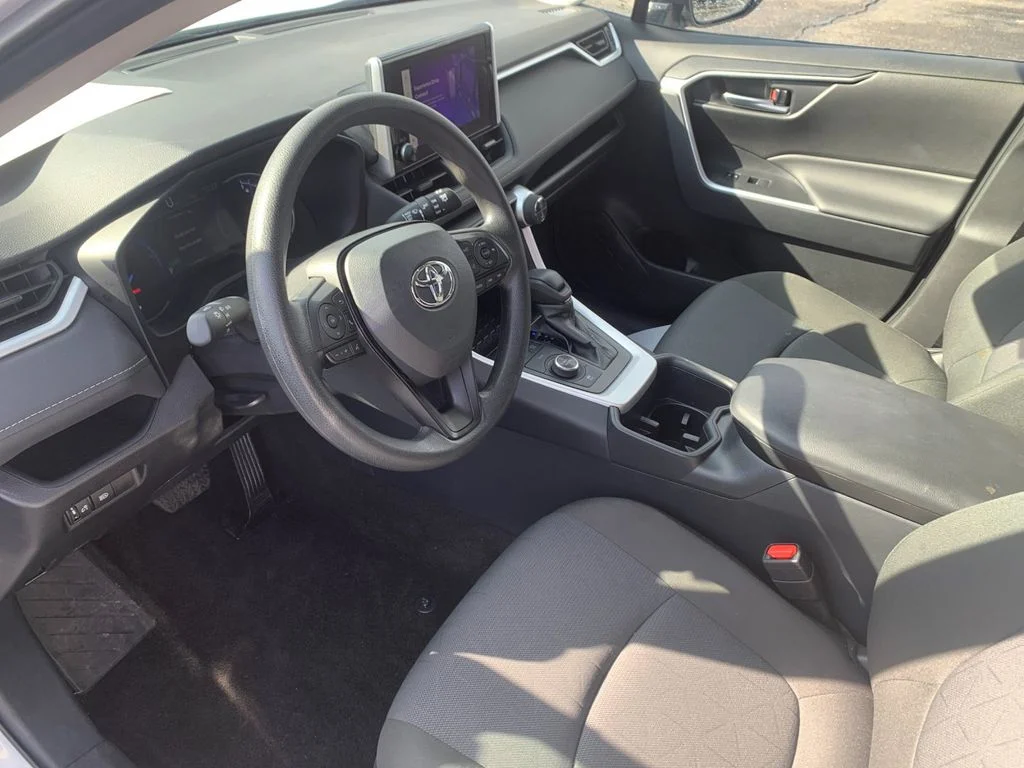 Used 2025 White Toyota XLE image 11