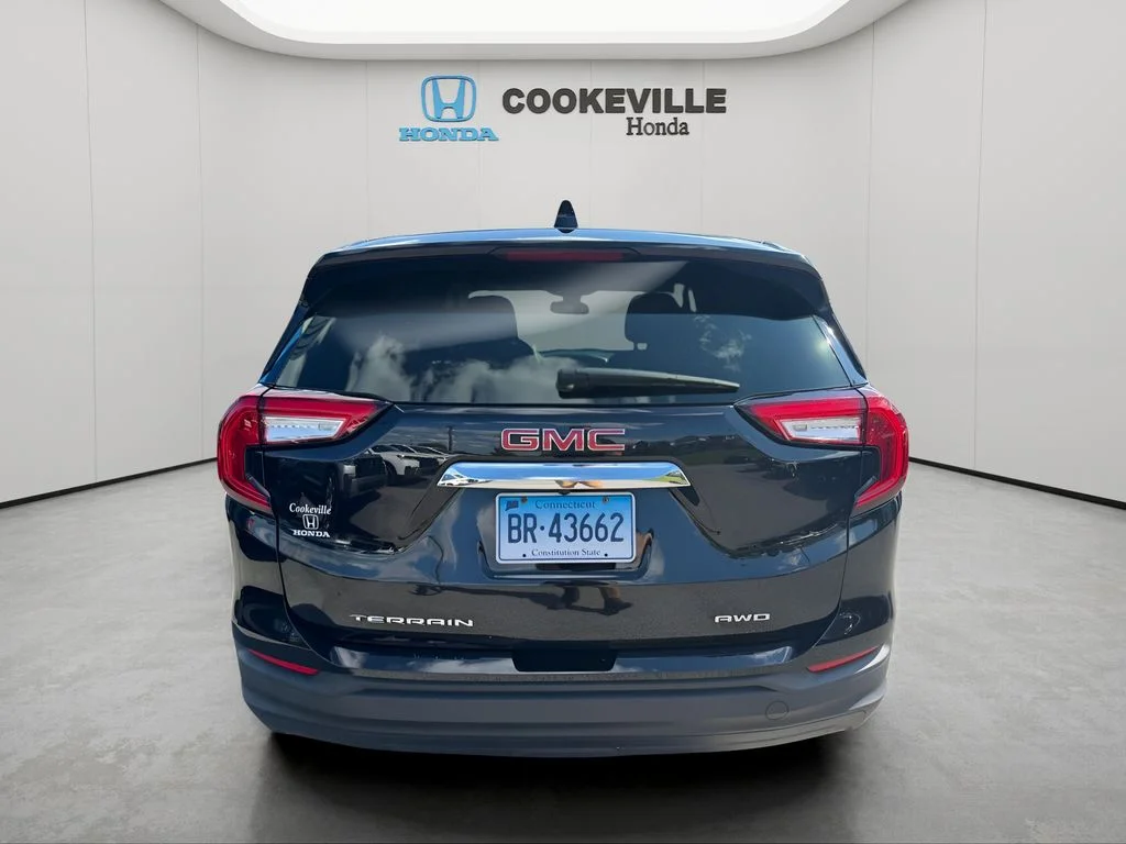 Used 2024 Ebony Twilight Metallic GMC SLE image 9