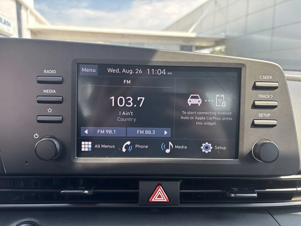 Used 2025 Gray Hyundai SEL Sport image 12
