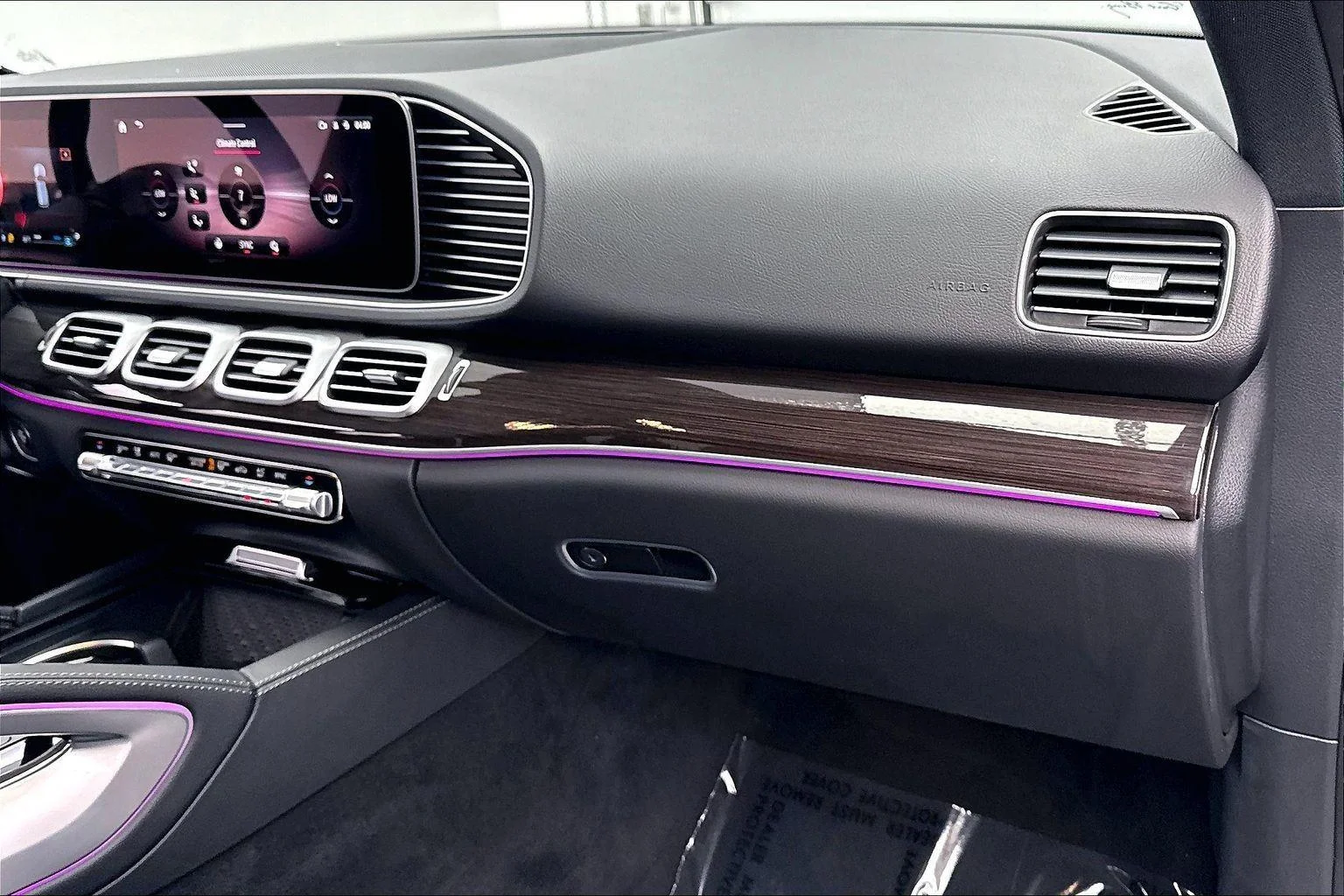 Used 2024 Obsidian Black Metallic Mercedes-Benz GLE 580 image 29