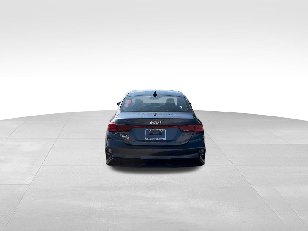 Used 2024 Gray Kia LXS image 5