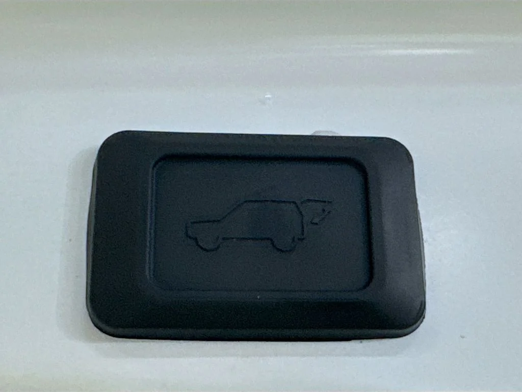 Used 2023 White Toyota XLE image 31