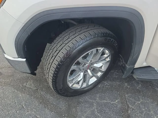 Used 2019 WHITE FROST TRICOAT GMC SLT image 33