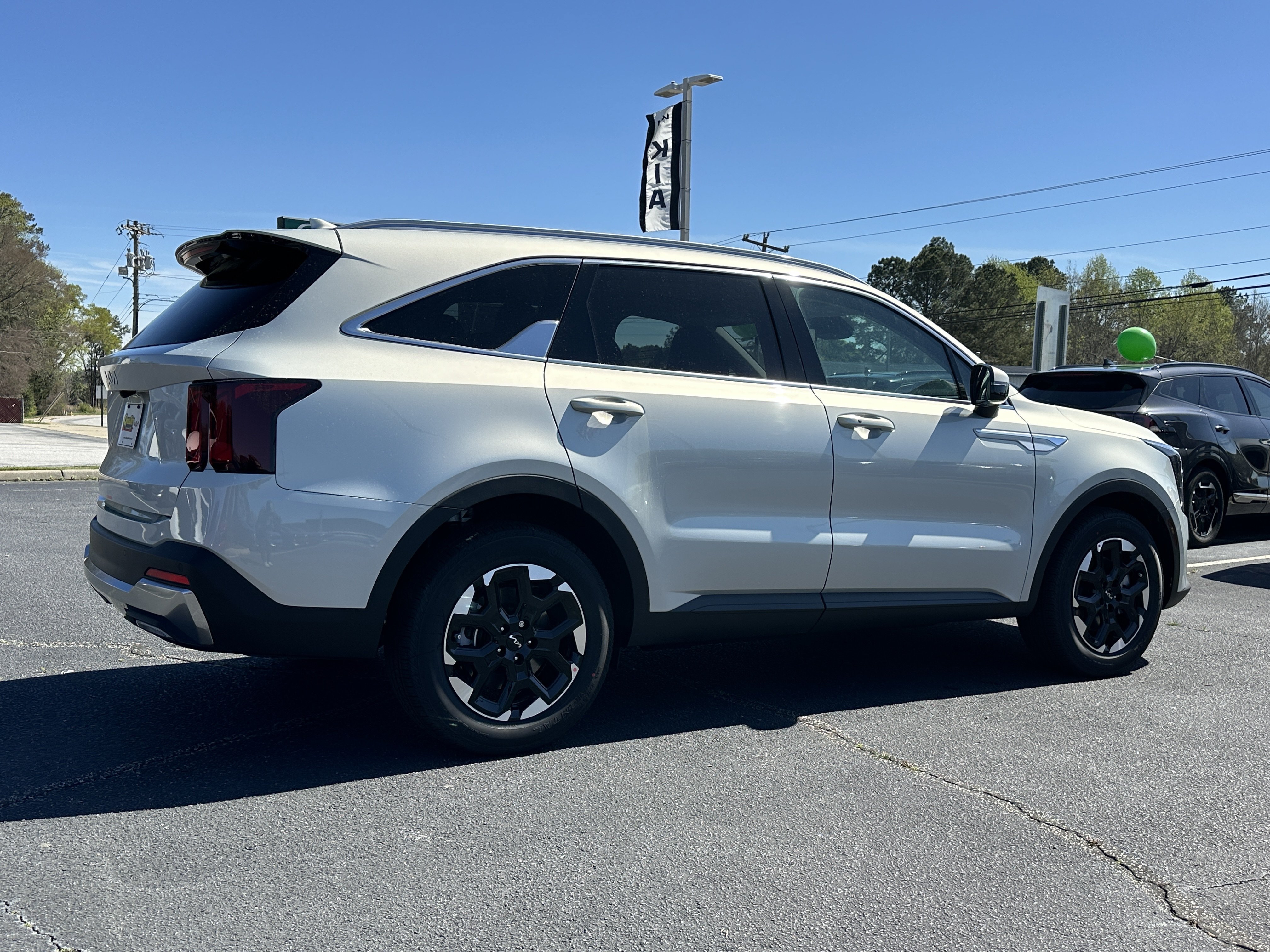 New 2026 Ivory Silver Kia S image 8