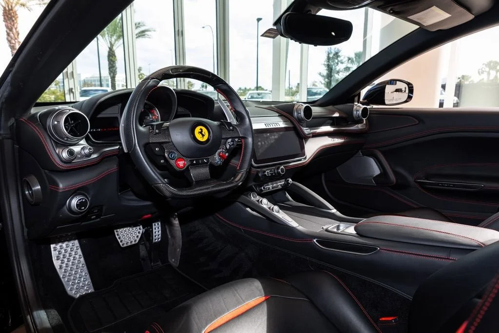 Used 2018 Nero Ferrari V12 image 41