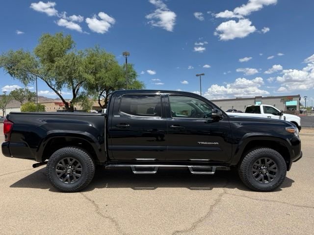 Certified Used 2022 Midnight Black Metallic Toyota SR5 image 4