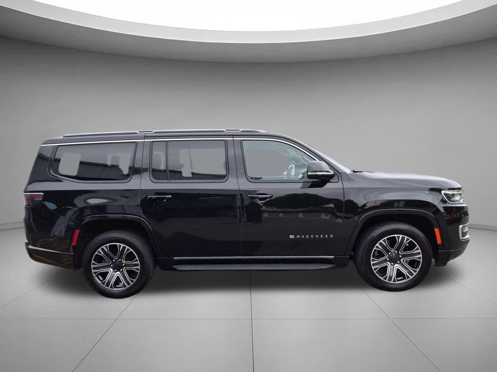 Used 2024 Diamond Black Crystal Pearlcoat Jeep Series II image 5