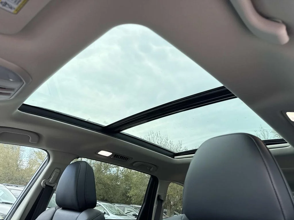 New 2026 ICE SILVER METALLIC Subaru Touring 7-Passenger image 28