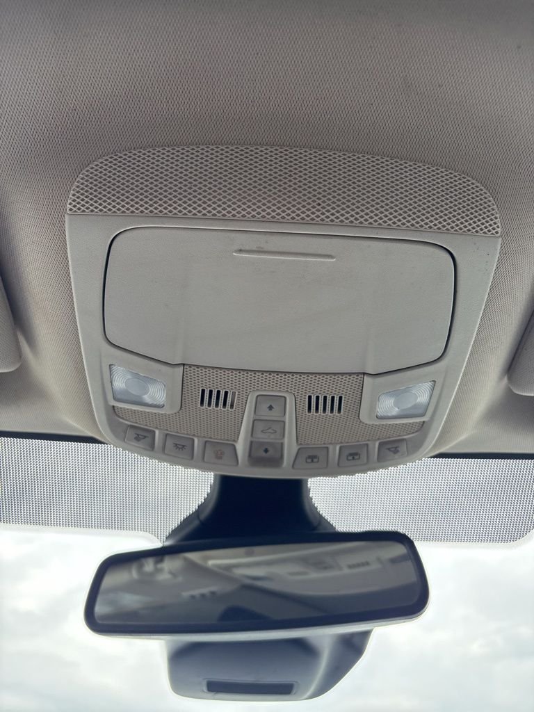 Used 2022 Black Ford SEL image 37