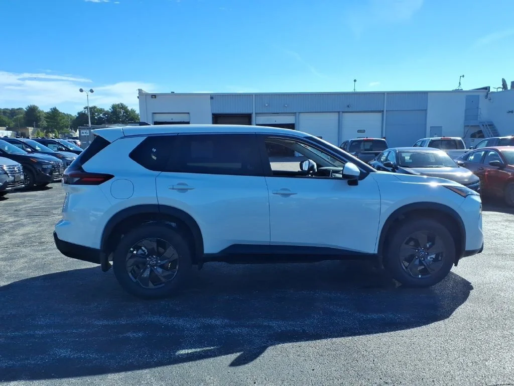New 2026 Everest White Pearl TriCoat Nissan SV image 2