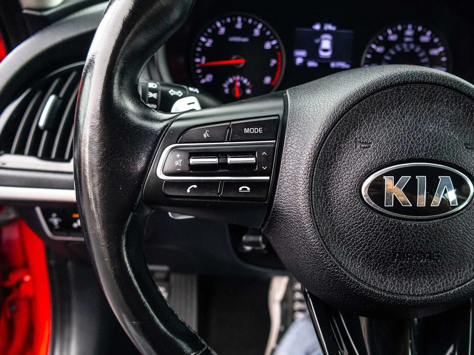 Used 2019 Red Kia Base image 50