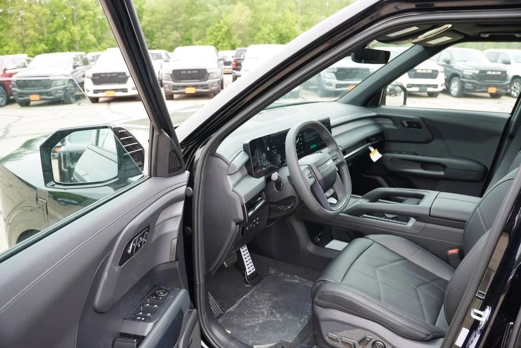 New 2027 Ebony Black Kia X-PRO SX image 10