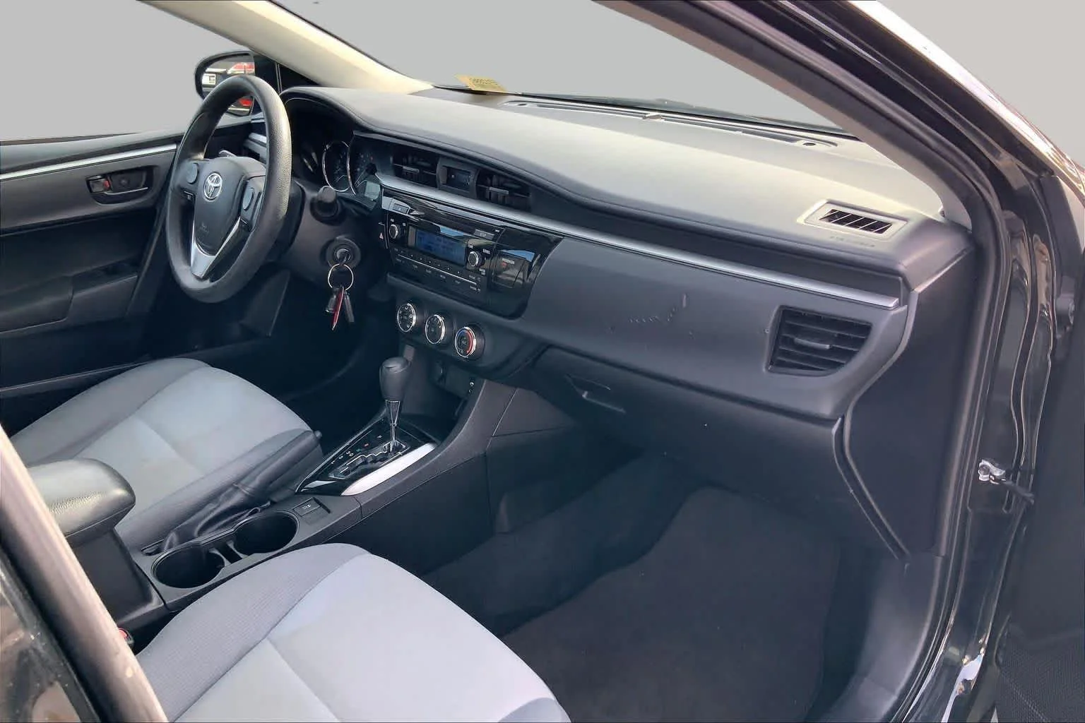Used 2014 Black Sand Mica Toyota L image 16