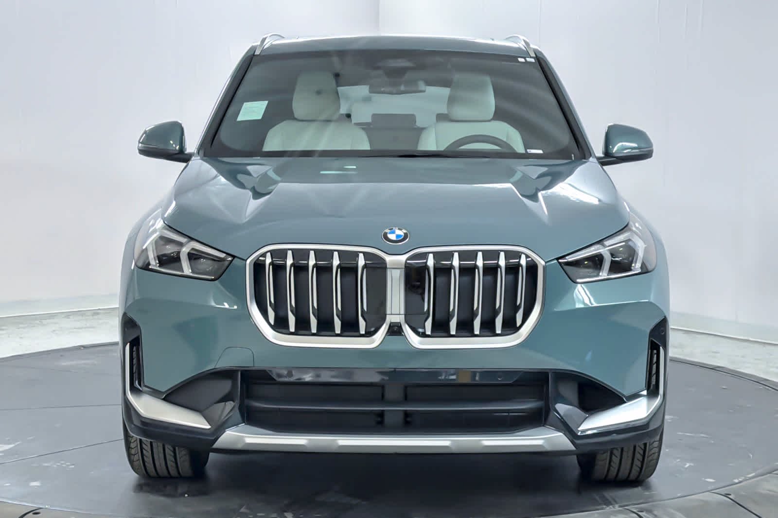 Used 2026 Cape York Green Metallic BMW xDrive28i image 10