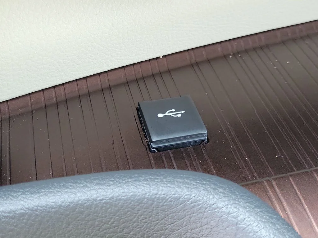 Used 2023  Toyota XLE image 31