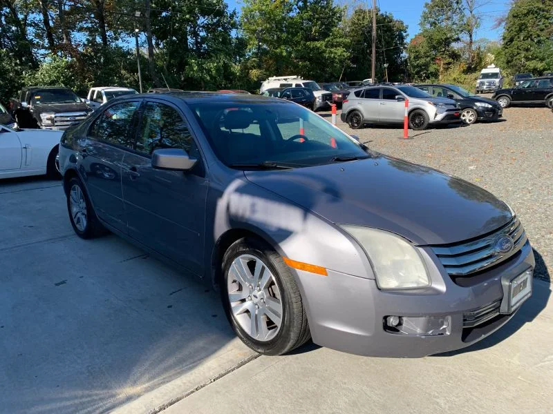 Used 2007 Gray Ford SE Sedan 4D image 17