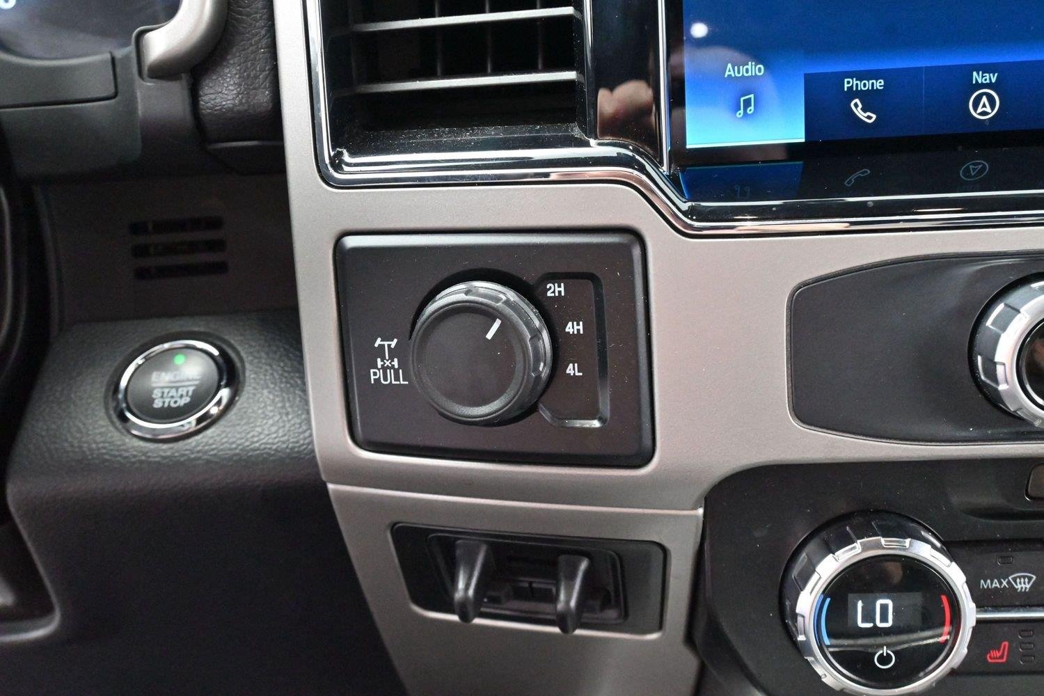 Used 2022 Star White Metallic Tri-Coat Ford LARIAT image 22