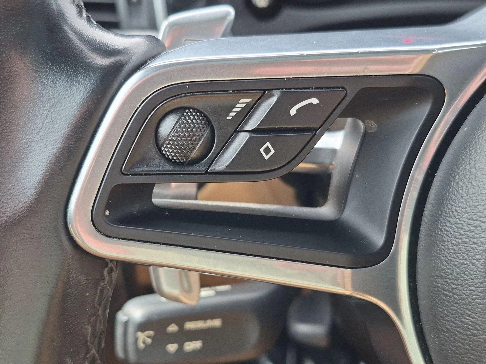 Used 2018 Night Blue Metallic Porsche  image 19