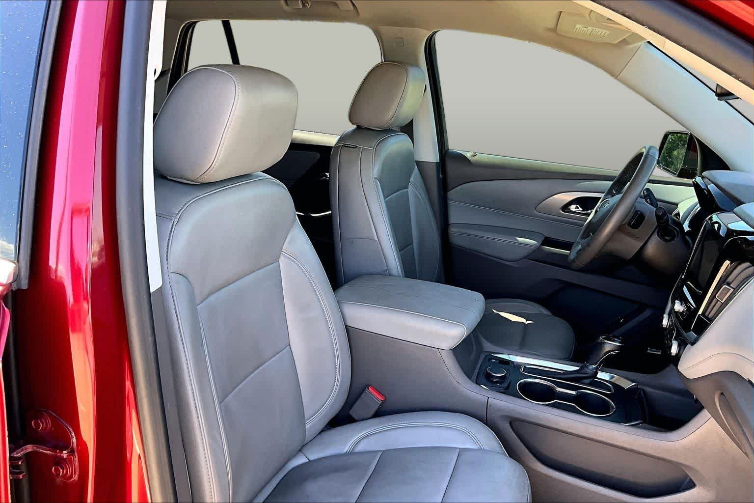 Used 2018 Cajun Red Tintcoat Chevrolet LT Leather image 9