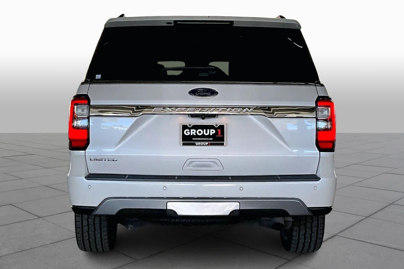 Used 2019 White Platinum Metallic Tri-Coat Ford Limited image 4