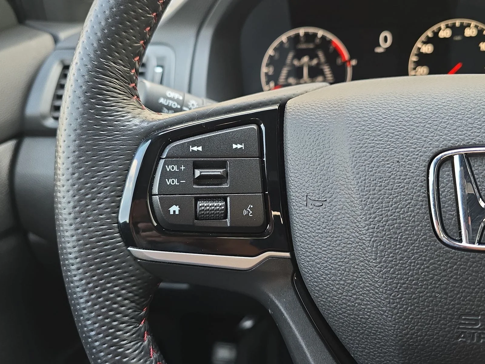 2024 Honda Ridgeline Black Edition - Photo 20