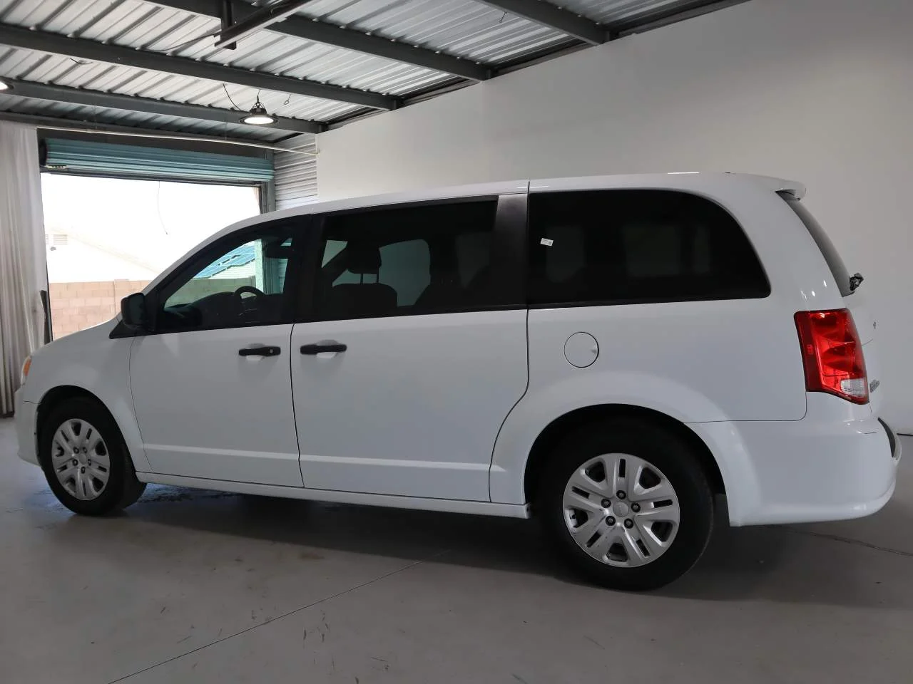 Used 2019 White Knuckle Clear Coat Dodge SE image 8