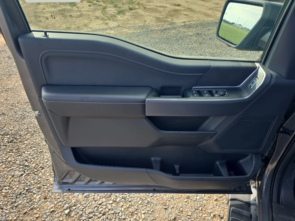 New 2026 Carbonized Gray Metallic Ford XLT image 11