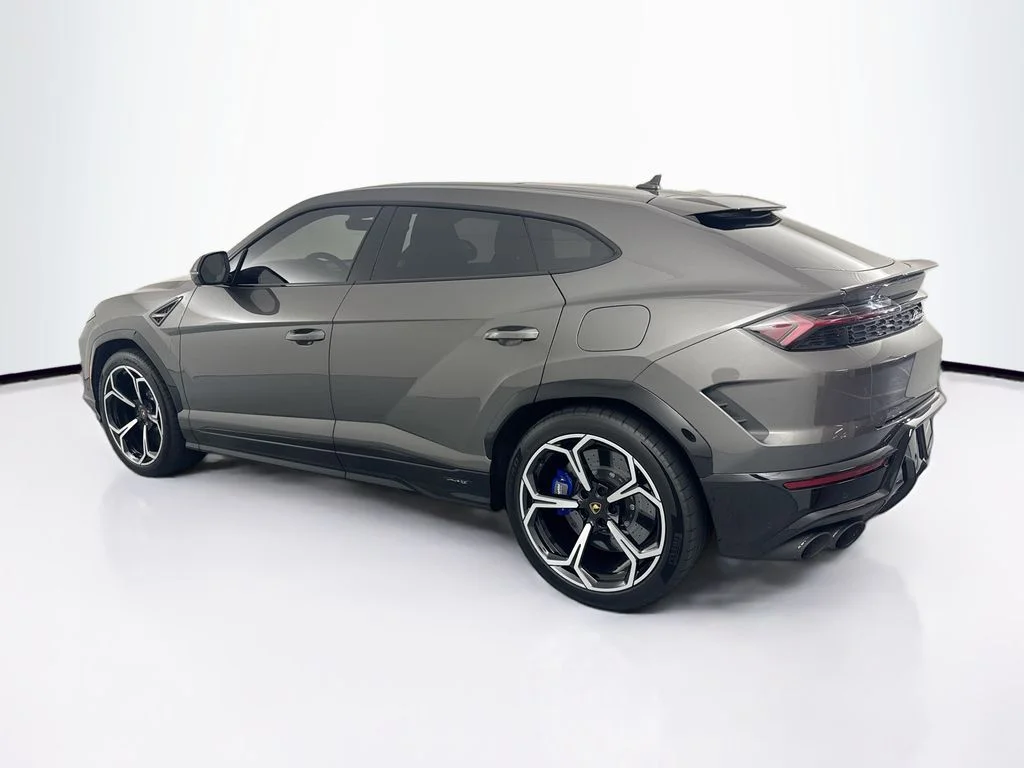 2025 Lamborghini Urus SE - Photo 7