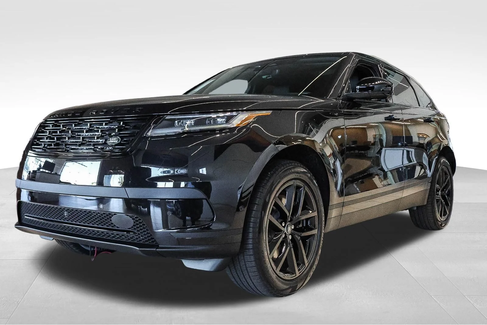 New 2026 Santorini Black Land Rover S image 1