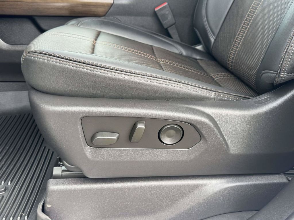 Used 2025 Beige Chevrolet High Country image 19