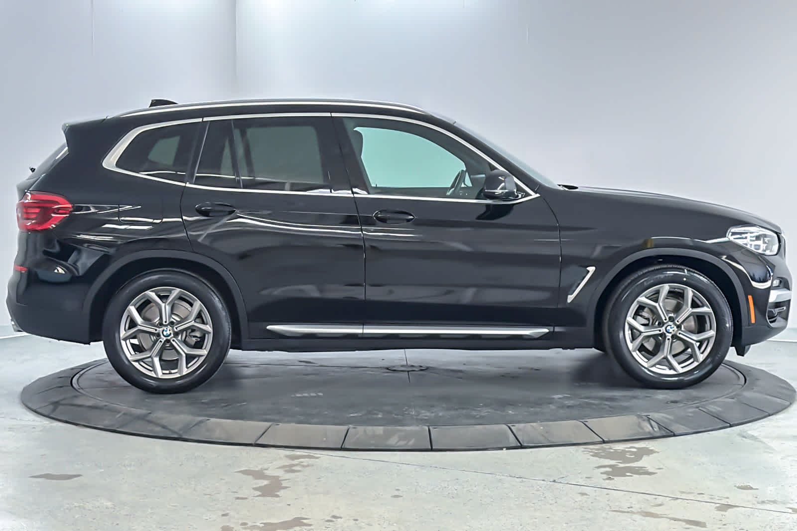 Used 2021 Jet Black BMW xDrive30i image 8