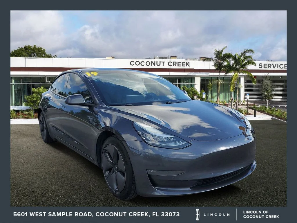 2019 Tesla Model 3 Dual Motor All-Whel Drive Long Range's photo