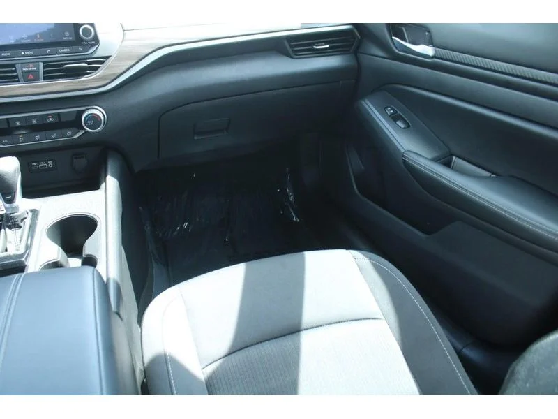 2025 Nissan Altima SV - Photo 16