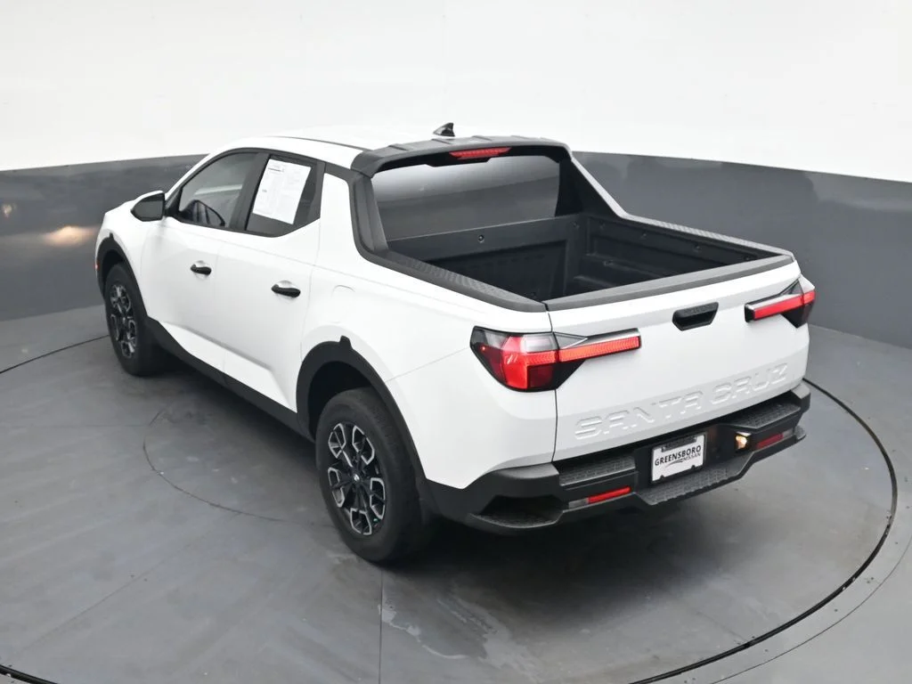 Used 2023 White Hyundai SEL image 35