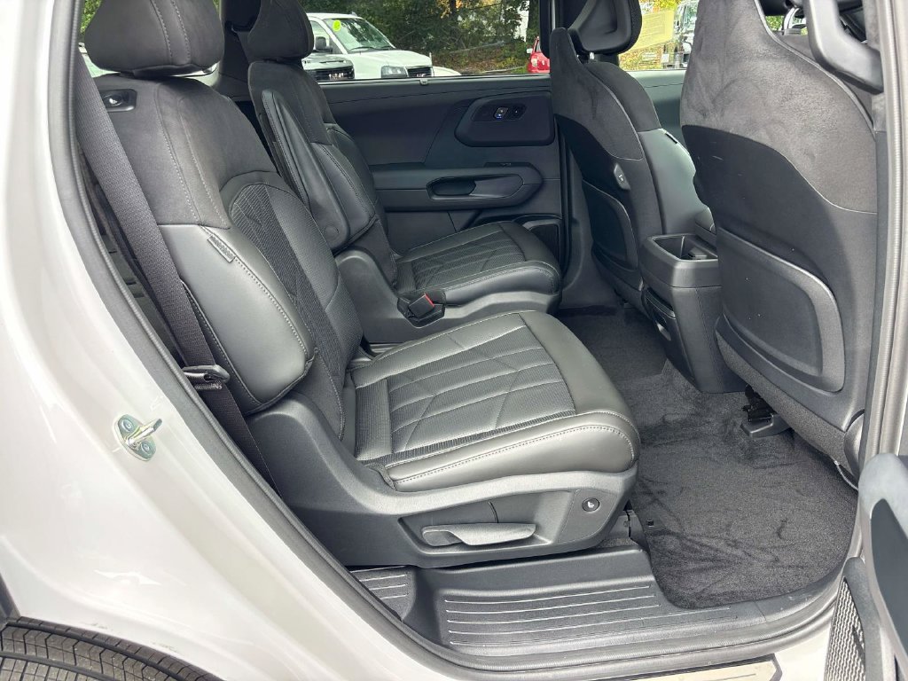 Used 2027 White Kia X-Line SX-Prestige image 18
