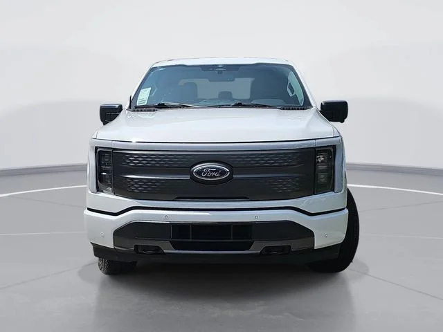 Used 2023 White Ford XLT image 8