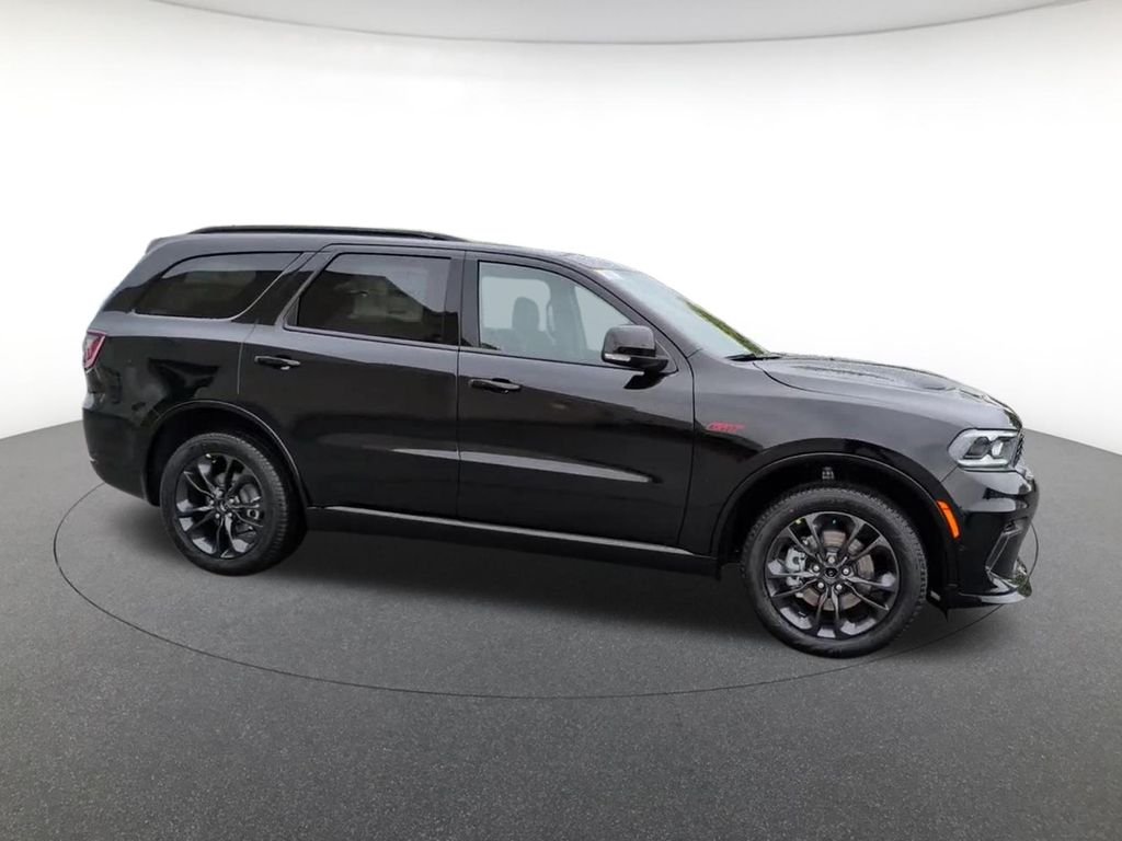 New 2026 Diamond Black Clear-Coat Exterior Paint Dodge GT image 6