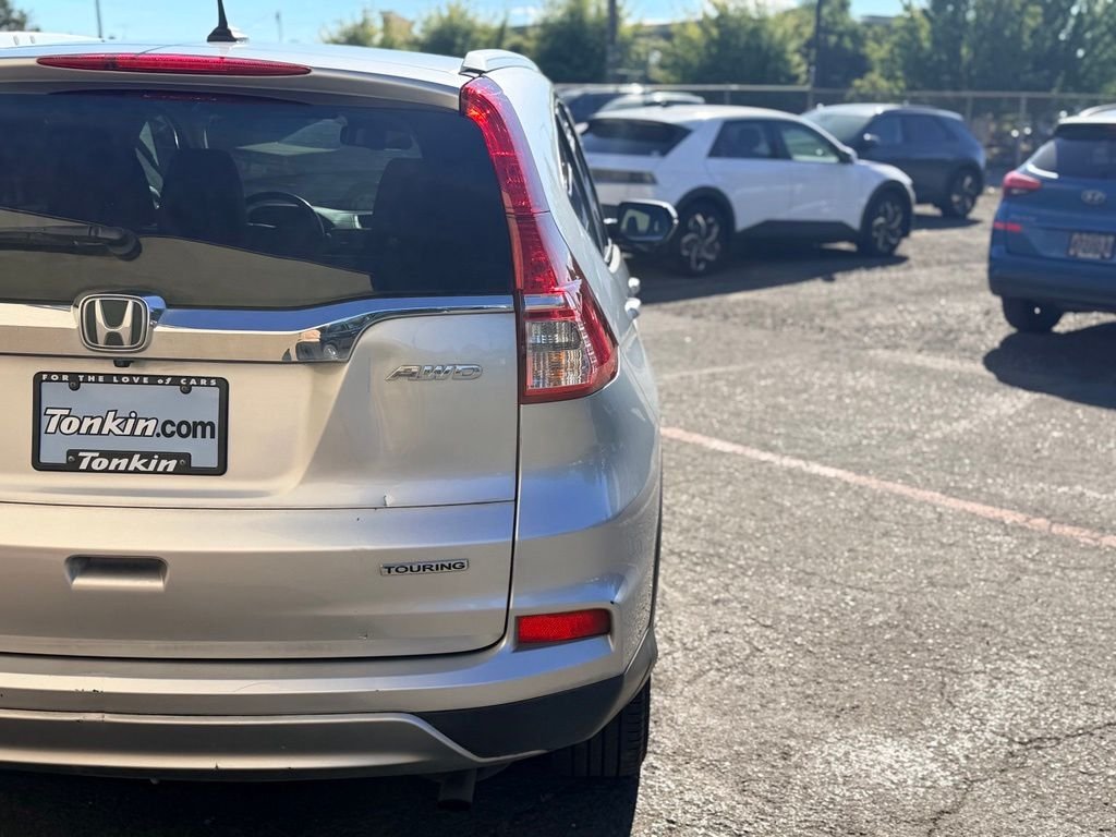 Used 2016  Honda Touring image 6