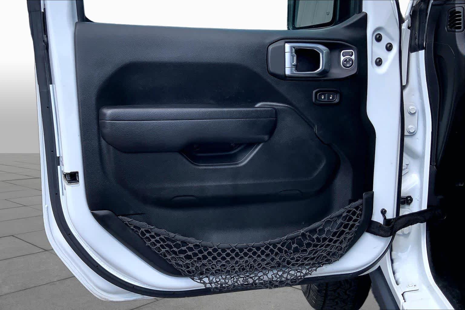 Used 2022 Bright White Clearcoat Jeep Unlimited Rubicon image 20