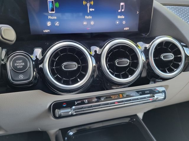 Used 2025 White Mercedes-Benz GLA 250 image 34