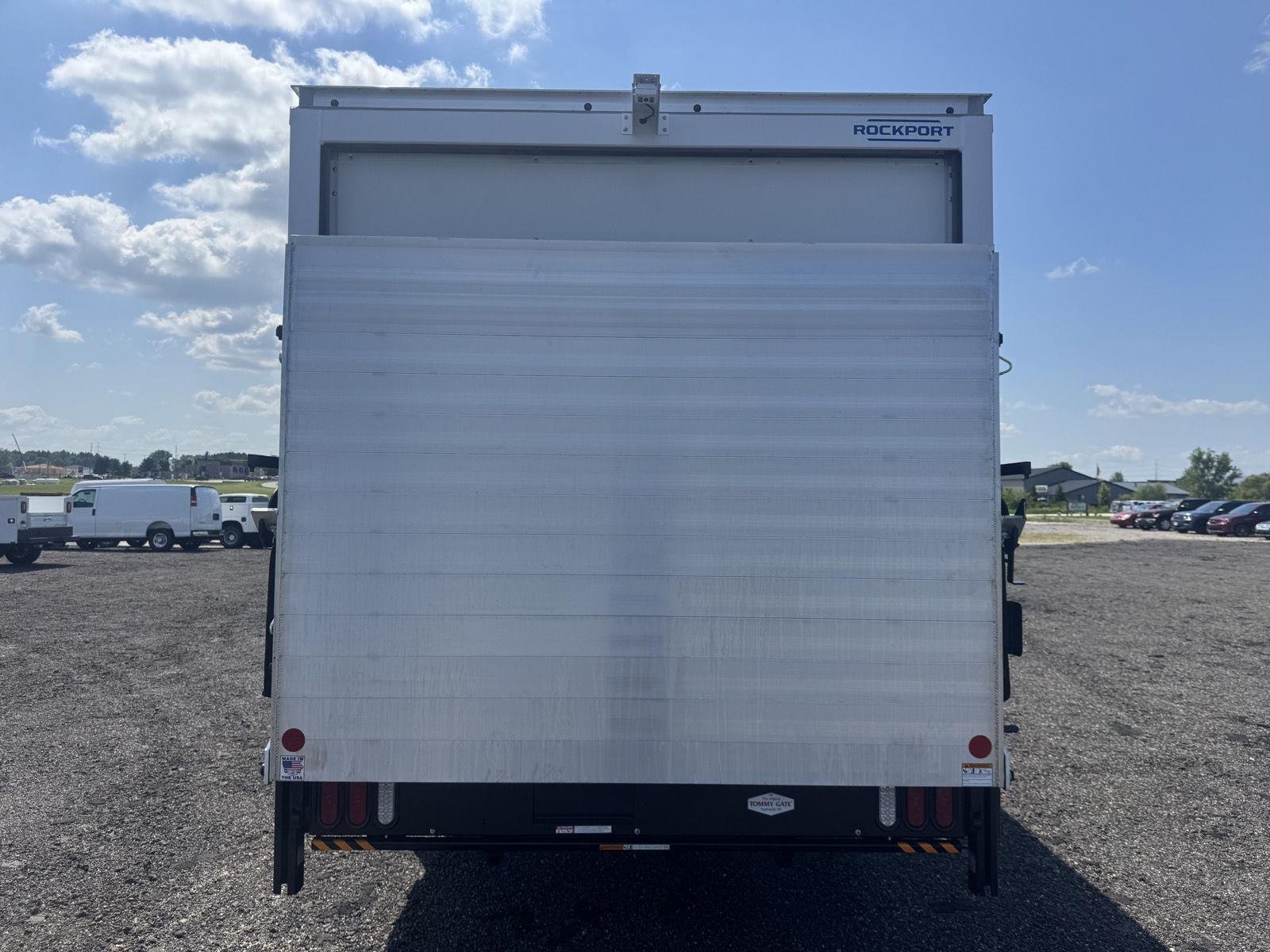 New 2026 Summit White Chevrolet 1WT image 2
