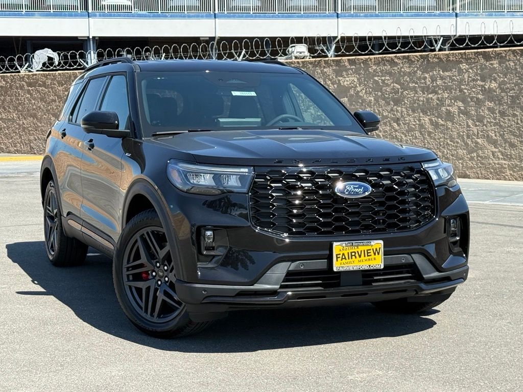 New 2026 Agate Black Metallic Ford ST-Line image 2
